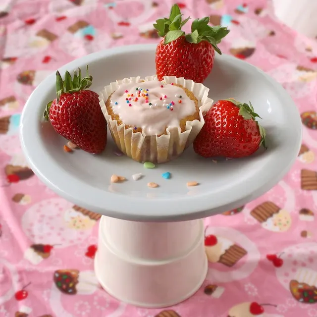 Fresh Strawberry Cupcakes | Teaspoonofspice.com
