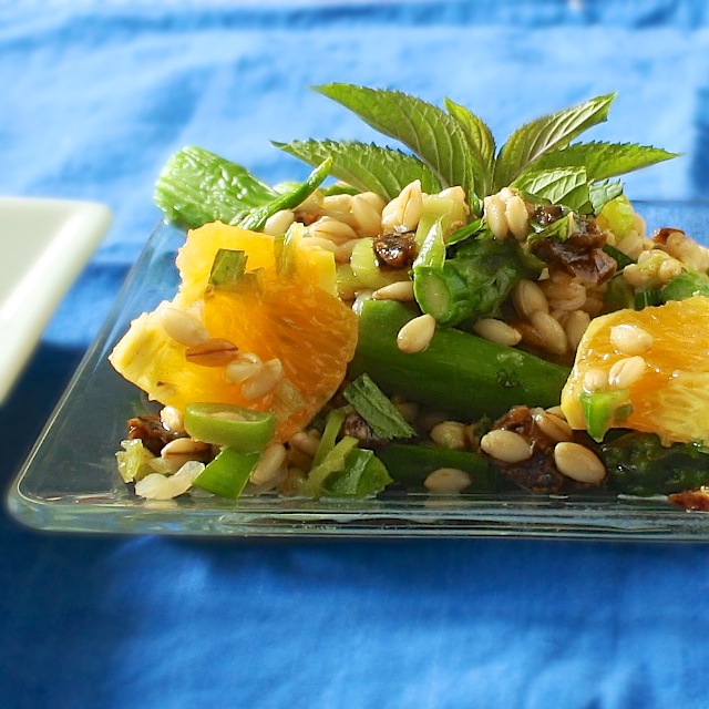 Orange Date Barley Salad with Mint | TeaspoonofSpice.com