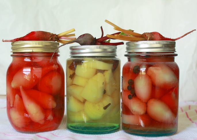 Pickled Candy Cane Beets | Teaspoonofspice.com