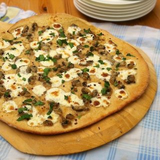 White Clam Pizza Pie | Teaspoonofspice.com