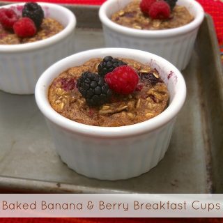 Baked Banana & Berry Breakfast Cups | Teaspoonofspice.com