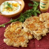 Flatbread with Sesame Seeds & Mustard Seeds | Teaspoonofspice.com