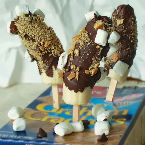 Frozen Bananas S'mores | Teaspoonofspice.com