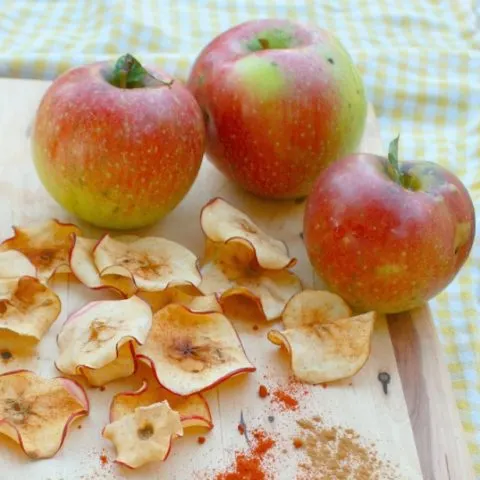 How to Make Pear and Apple Chips: Sweet Ginger Pear Chips