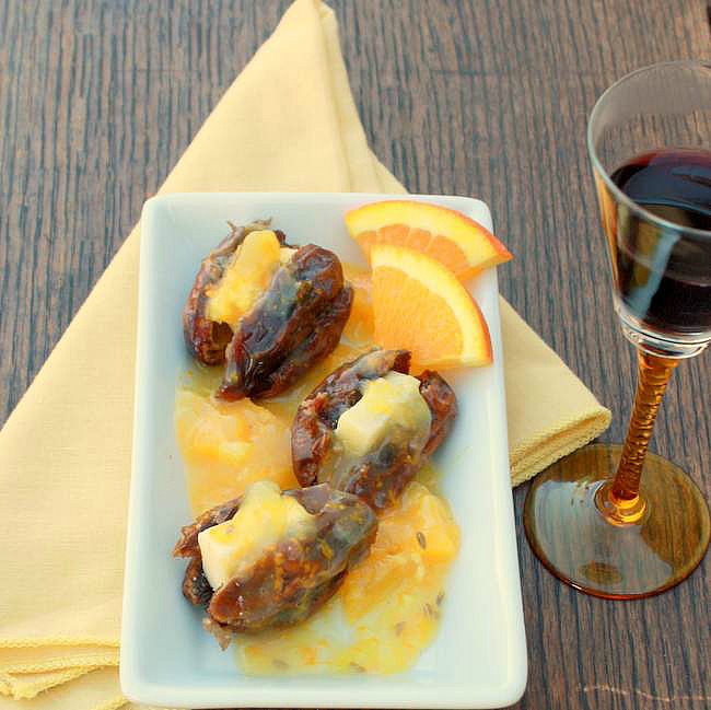 Which types of dates are best to stuff: Small California Deglet Nour or larger Medjool? Which to stuff them with? HOW TO STUFF DATES + Cheddar Stuffed Dates with Fennel-Orange Sauce | @TspCurry For more appetizer recipes: TeaspoonOfSpice.com