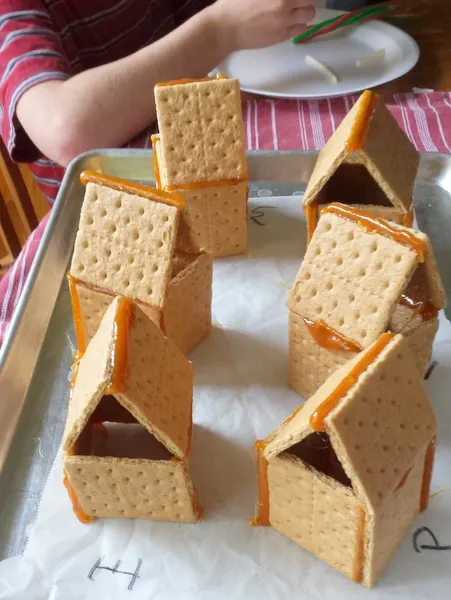 The Easy Trick for Making Graham Cracker Gingerbread Houses to Stick #HealthyKitchenHacks | @TspCurry