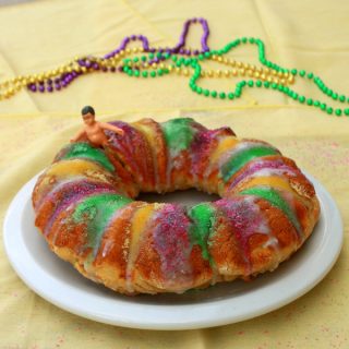 Quick and Easy King Cake | @tspcurry
