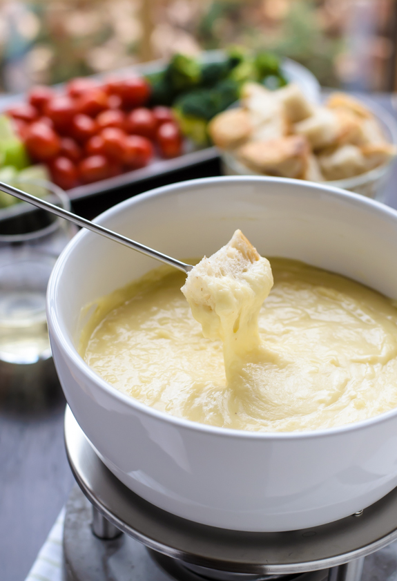 Cheese fondue + Chocolate fondue recipes for Valentines Day 