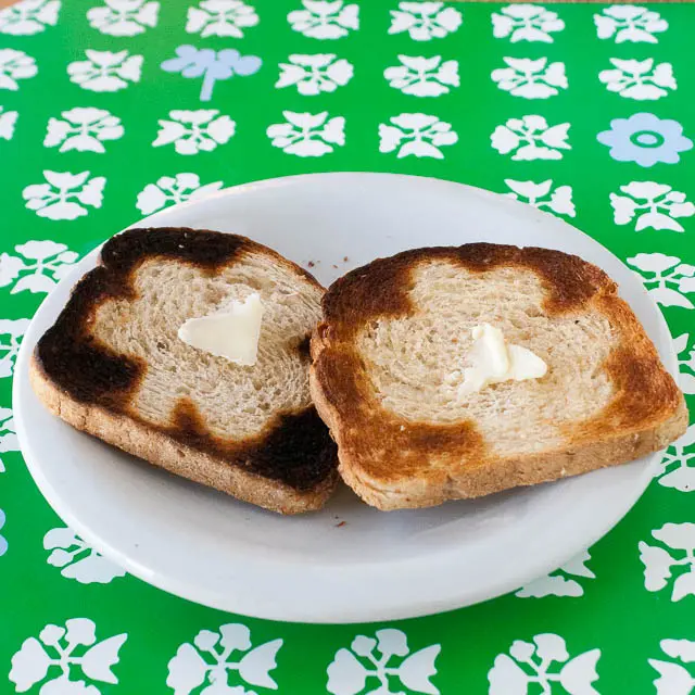 #HealthyKitchenHacks - St Patricks Day Breakfast Toast | @Tspcurry