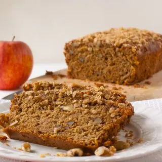 Sweetened with honey and packed with protein and whole grains: Apple Oatmeal Breakfast Bread | @TspCurry