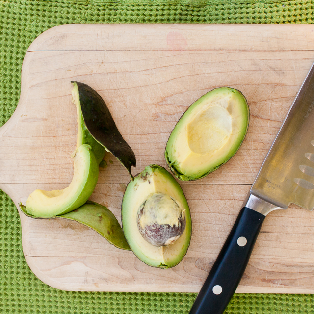Don't get hurt! Use this easy hack to cut an avocado safely: HOW TO PIT AN AVOCADO | @tspcurry