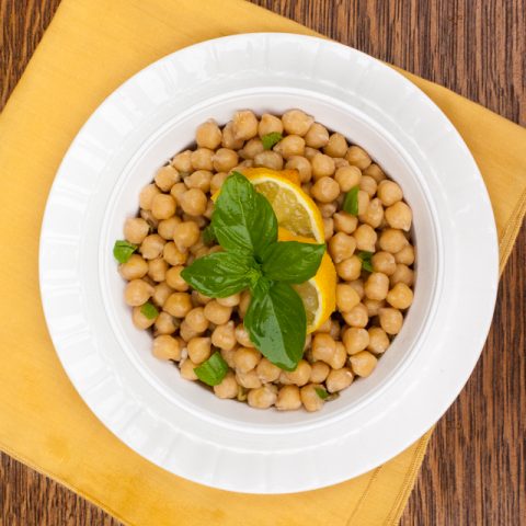 4-Ingredient Lemon Chickpeas and 4 Yummy Ways to Eat Them