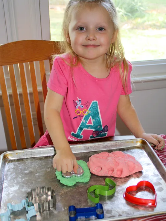 Healthy Kitchen Hacks: How to make Christmas Play Dough | @TspCurry