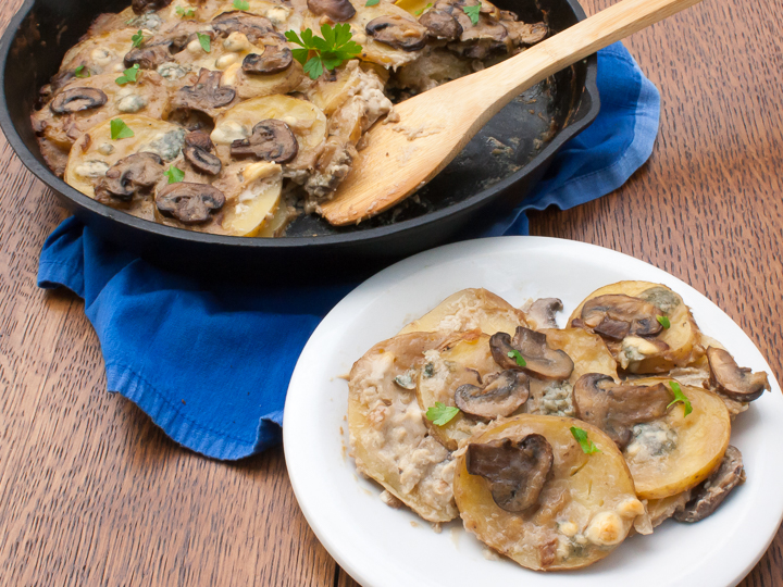 Easy update to this cozy casserole: SCALLOPED POTATOES WITH BLUE CHEESE AND MUSHROOMS | @TspCurry - For more #healthy recipes: TeaspoonOfSpice.com