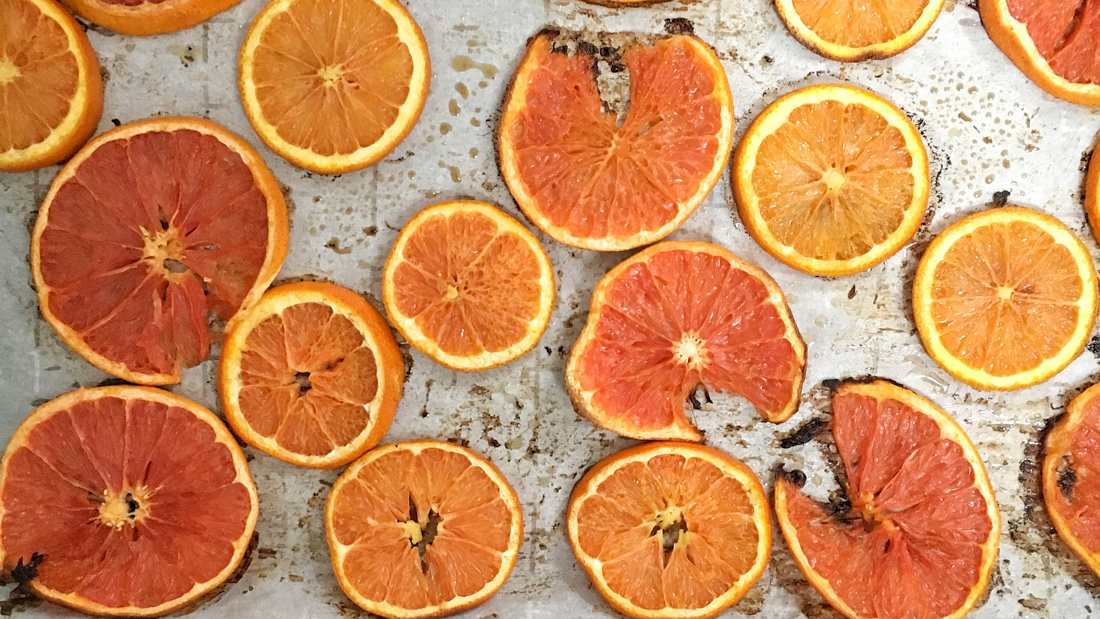 Learn how easy it is to roast orange and grapefruit slices -they are sweet as candy! Healthy Kitchen Hacks at Teaspoonofspice.com