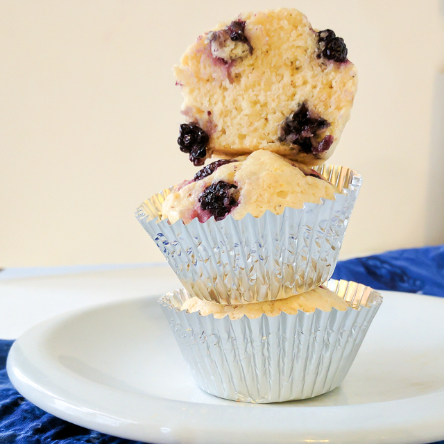 Healthy Kitchen Hack: HOW TO BAKE BEAUTIFUL MUFFINS | @TspCurry For more #HealthyKitchenHacks - TeaspoonOfSpice.com