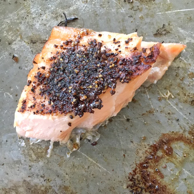 Only 3 ingredients, this coffee spice rub is super delicious on steak, chicken, salmon, scallops, shrimp and even tofu! Get recipe and more healthy kitchen hacks at Teaspoonofspice.com