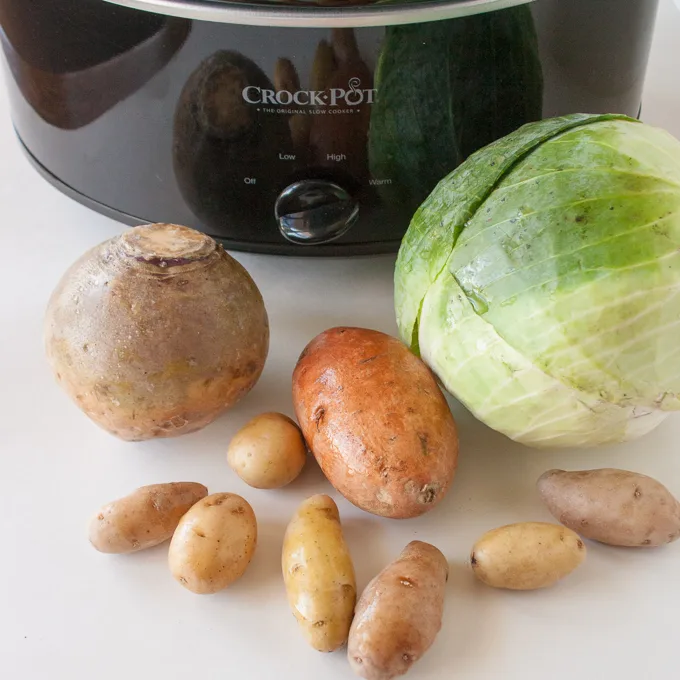 Avoid mushy veggies: HOW TO LAYER VEGETABLES IN THE SLOW COOKER | @TspCurry - For more Healthy Kitchen Hacks: TeaspoonOfSpice.com
