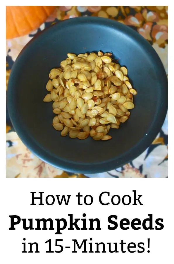 In just 3 easy steps, you can have roasted, crunchy pumpkin seeds in 15 minutes. Here’s the simple ‘scoop.’ HOW TO COOK PUMPKIN SEEDS. More #Healthy Kitchen Hacks at https://www.pinterest.com/tspcurry/